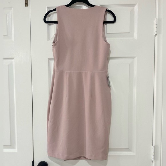 Express dress - Picture 2 of 7